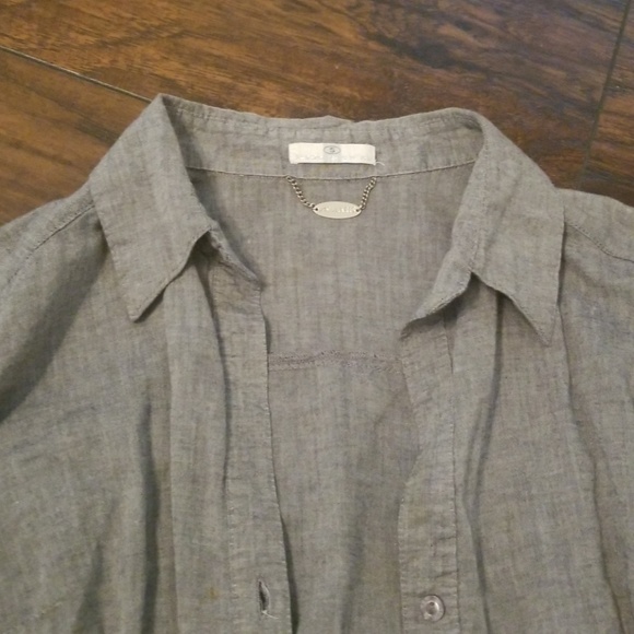 Cute for layering! 3 quarter button down. - Picture 3 of 3
